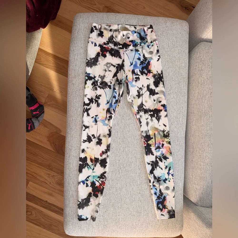 Nike White Floral-Print Leggings with Multicolor Accents